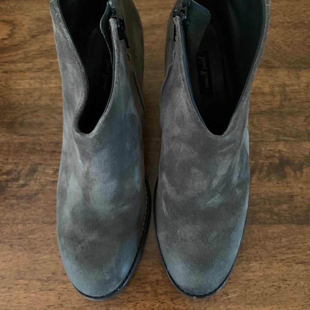 Paul Green Delgado Suede Bootie - size 9